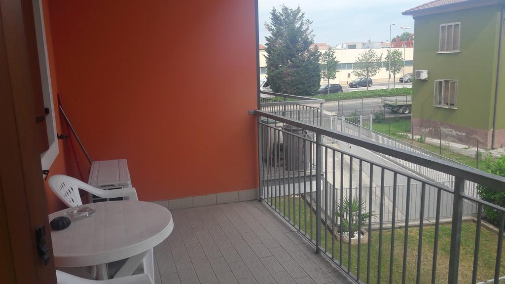 דירות קסטלנואובו דל גארדה Casa Lavoro Vancanza מראה חיצוני תמונה